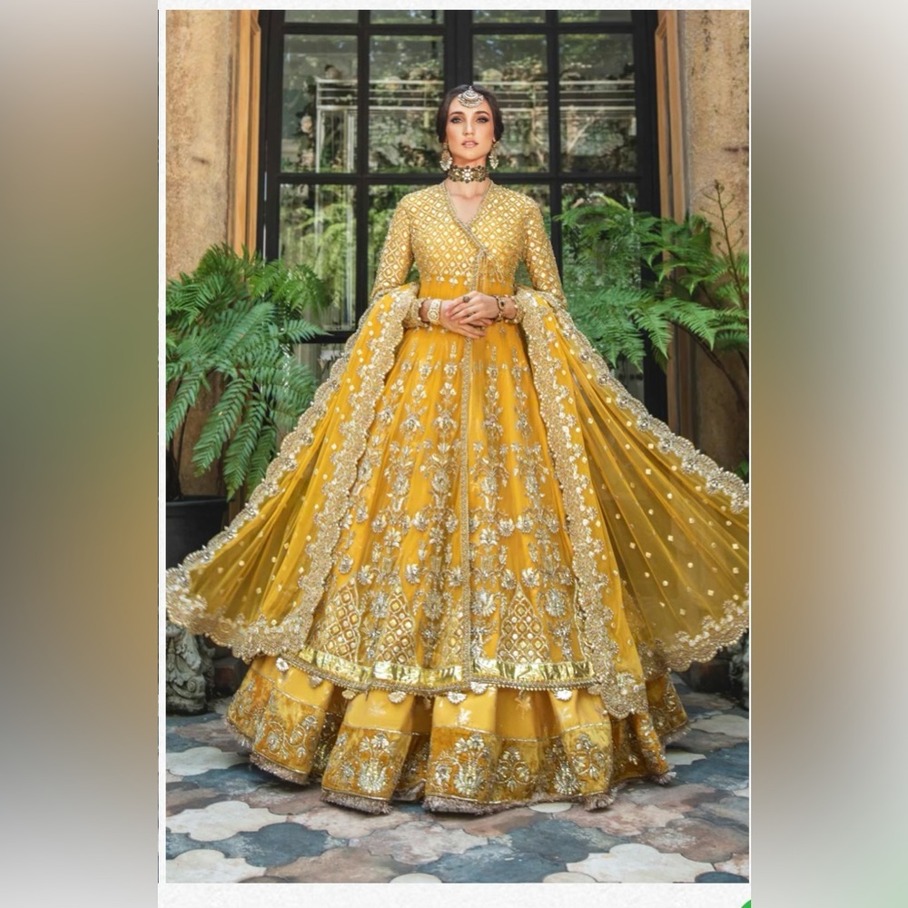Maria B mehndi pishwas
